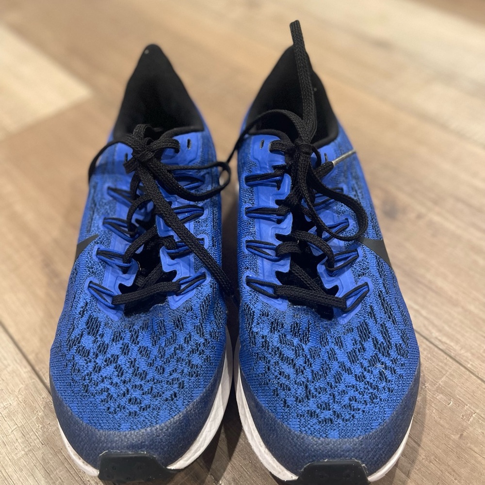 Nike Blue Athletic Running Shoes; hardly worn